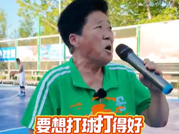 不行，我上！“莱BA”比赛现场，70岁奶奶霸气加油火出圈