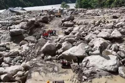 四川丹巴大雨引发多处山洪泥石流，已致4人失联