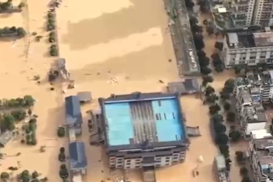 “村超”场地红色跑道露出来了！最新航拍看贵州榕江清淤现场