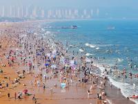 来青岛的海水浴场，让浪花承包你的夏日清凉！