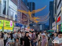 青岛台东夜市：烟火气里的城市活力