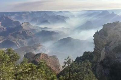 美国大峡谷国家公园遭野火侵袭，多栋建筑被烧毁