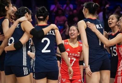 四战全胜！中国女排逆转战胜美国女排，阿灵顿站完美收官