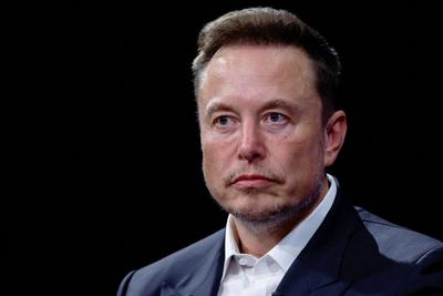 马斯克说美财长“不懂数学”，贝森特反讥“他不受欢迎”