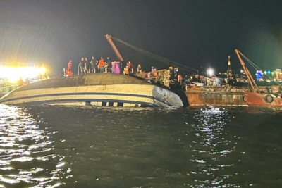 越南游船倾覆事件搜救结束，49名船上人员确认39人死亡