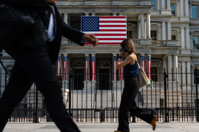 美国政府效率部拟利用AI工具削减一半联邦法规