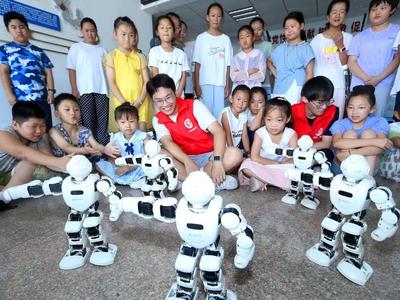 乡村“公益课堂” 添彩暑期生活