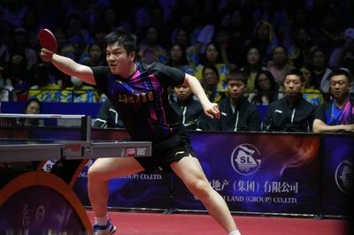 乒超联赛男团焦点战，樊振东3比0战胜林诗栋