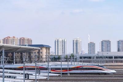 创新高！今年上半年全国铁路累计发送旅客22.4亿人次