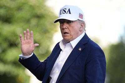 美国总统特朗普宣布对韩国和日本征收25%的关税