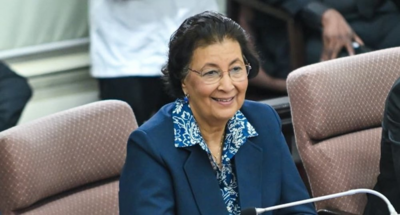 珍妮弗·西蒙斯当选苏里南首位女总统