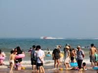 来青岛的海水浴场，让浪花承包你的夏日清凉！