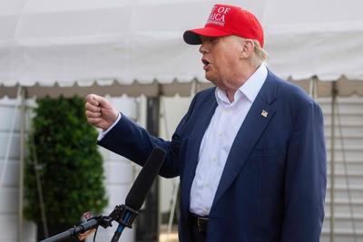 美国打造“鳄鱼恶魔岛”拘留移民，特朗普前往出席启用仪式