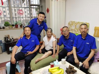 饺子香里的牵挂！青岛这群驾驶员五年陪伴温暖空巢残疾老人心房