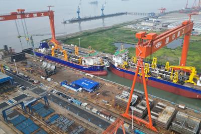 198米“深海巨胃”来了！两艘亚洲最大挖泥船下水