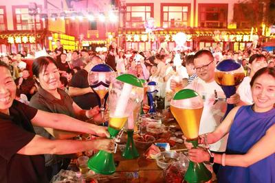 激情钱桌街，狂欢啤酒节！第二届钱桌街烟花音乐啤酒节激情绽放