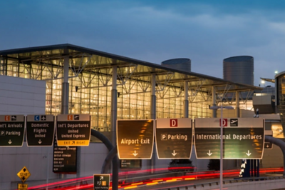 中使馆：中国赴美留学生谨慎选择赴休斯敦航线入境