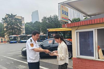 青岛巴士驾驶员善行义举不断，快来看看又做了啥好事？