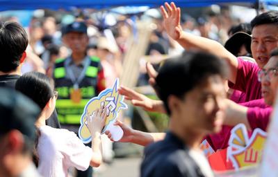 2025年高考录取基本完成，新的“选择逻辑”折射教育价值观的改变