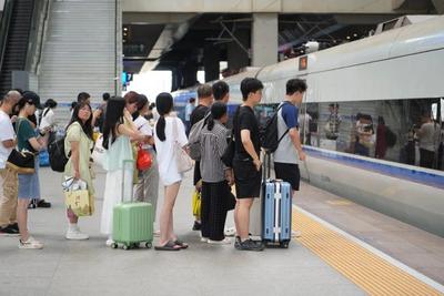 8月1日起，铁路部门优化学生预约购票服务