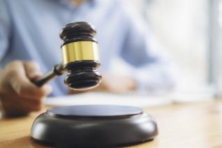 男子因12字评论被拘，岳阳启动调查