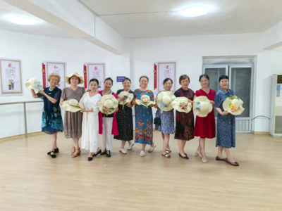 “帽”美如花，共度七夕！海大麦岛社区党委开展七夕主题手工制作活动