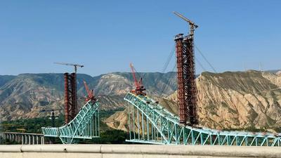 川青铁路青海段尖扎黄河特大桥施工绳索断裂，已致7人遇难9人失联