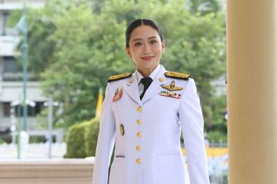​佩通坦呼吁恢复其总理职务，本人或亲自出庭作证