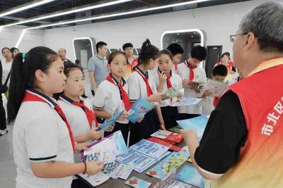 “海洋大集”上倡树文明旅游新风，市北区深化暑期文明行动