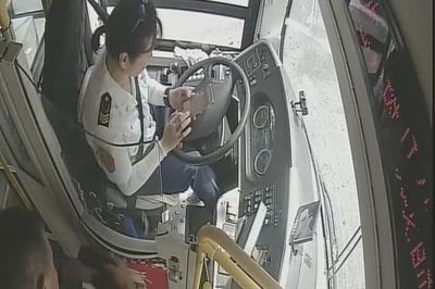 环环相扣寻物记！一部手机彰显青岛巴士服务温度