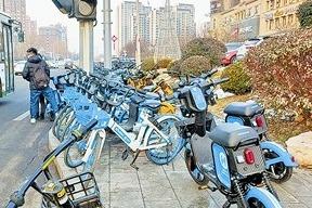 乱停乱放、消防安全、骑行安全……共享电单车如何便民不添堵