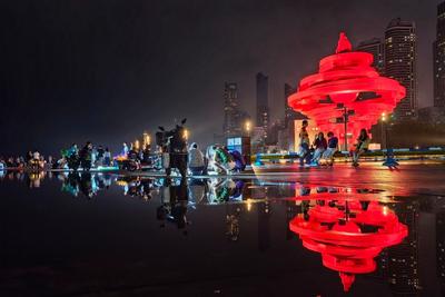 晚風輕拂，雨后五四廣場風景如畫