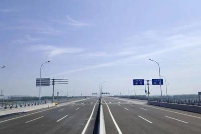 “双节”旅游探亲出行流量叠加，这些道路交通安全提示需注意→