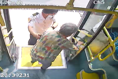 青岛巴士驾驶员暖心相助，迷途老人平安归家