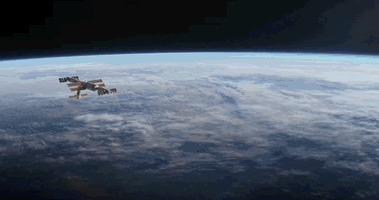 总票房突破2000万！走进影院一起仰望星空