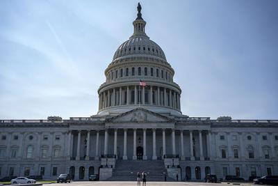 美參議院未通過臨時撥款法案，政府“停擺”風險升高