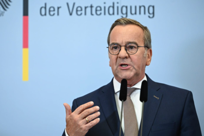 德国防长驳斥冯德莱恩向乌克兰派兵言论：她缺乏授权