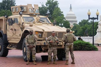 特朗普威胁要让芝加哥见识“战争部”的厉害