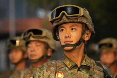 火遍全网的阅兵“最美微笑”，他来自海军部队！