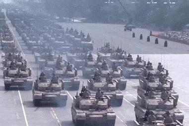 坦克到底有没有后视镜？100坦克：有，360度全景的那种