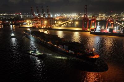 18天直达欧洲！全球首条中欧北极集装箱快航正式通航