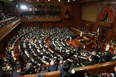 日本自民党新总裁选战在即，有权投票党员数锐减