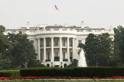 美联邦政府又遇停摆危机，白宫指示各机构准备裁员