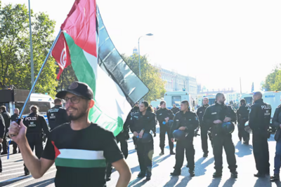 德国柏林数万人举行巴以冲突相关示威活动