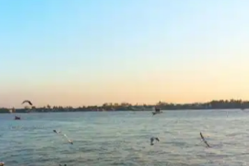 缅甸海警在仰光河缴获近一吨冰毒