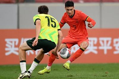 U22国足主帅：球员们像11个“兵马俑”在战斗