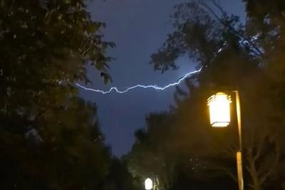 一场雷暴，400多人挤爆医院急诊科！雷雨天后要关窗