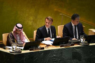 美国在联大偏袒以色列，马克龙喊话特朗普