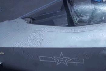 福建舰未来还会搭载哪些新型舰载机？专家解析