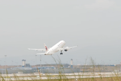 广州白云机场T3航站楼正式启用，C919执飞首个航班
